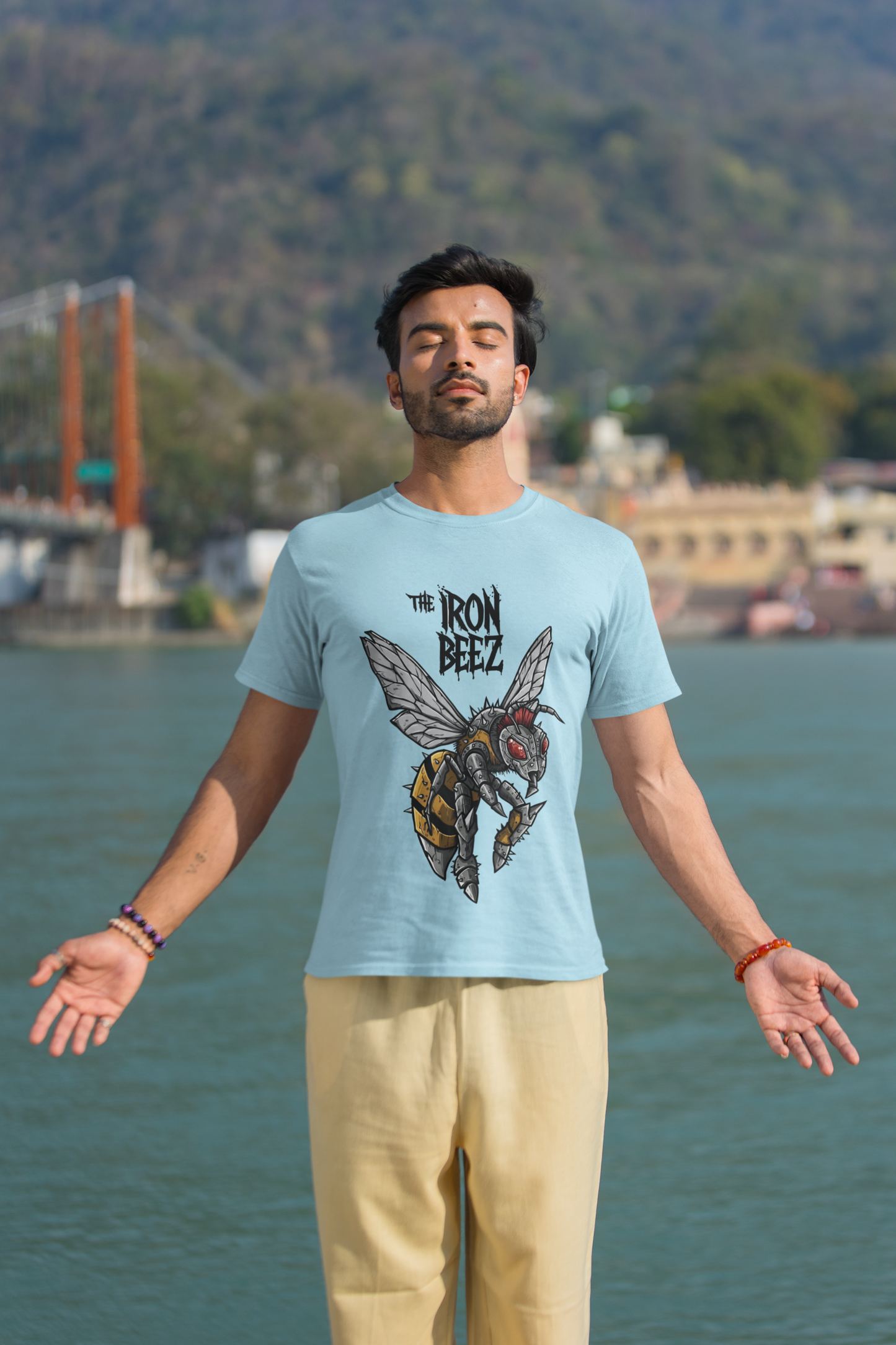 Men's T-Shirt : Iron Bee
