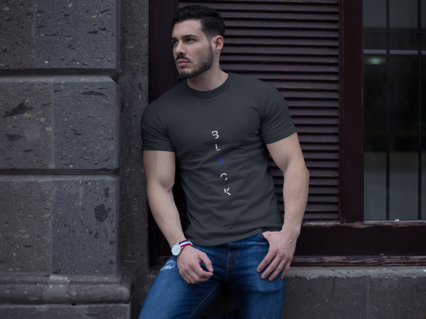 T-Shirt : BLACK