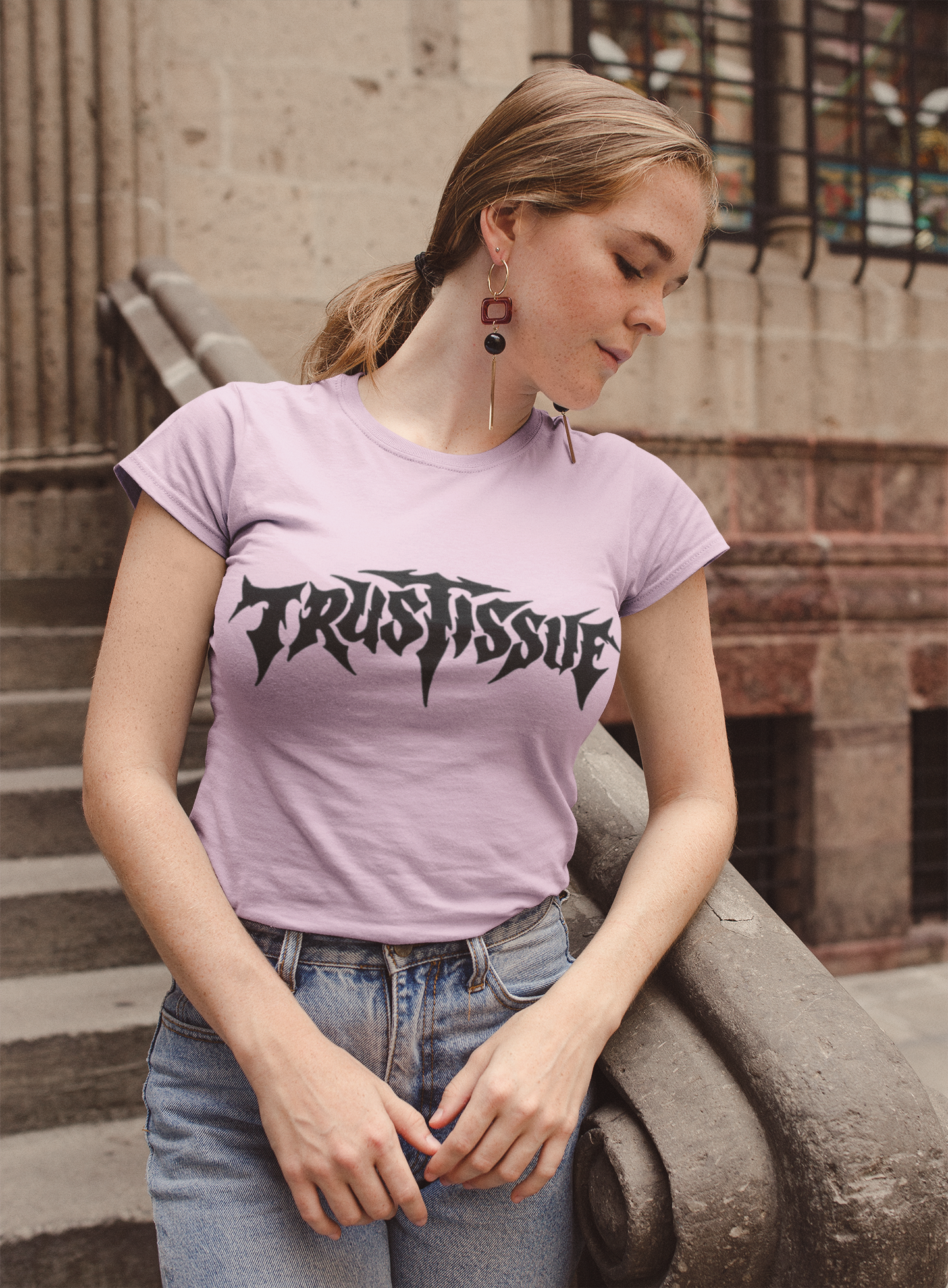Women's T-Shirt : Trust Issue