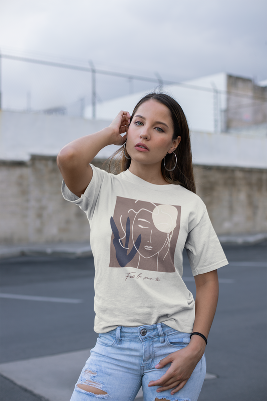 Women's Oversized T-Shirt : Modern Muse