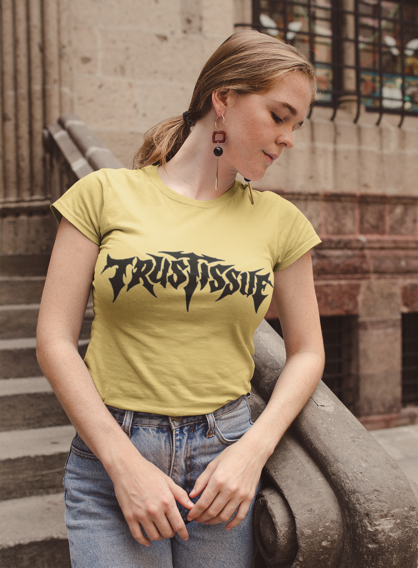 Women's T-Shirt : Trust Issue